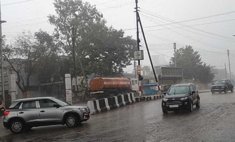 मध्यप्रदेश में आंधी-बारिश का दौर, दिन का पारा 23° से नीचे; 11 जिलों में अलर्ट मध्यप्रदेश में आंधी-बारिश का दौर, दिन का पारा 23° से नीचे; 11 जिलों में अलर्ट