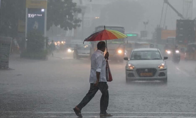 मध्यप्रदेश में मौसम का कहर: ‘मोंथा’ तूफान और तीन सिस्टम के असर से 11 जिलों में तेज बारिश मध्यप्रदेश में मौसम का कहर: ‘मोंथा’ तूफान और तीन सिस्टम के असर से 11 जिलों में तेज बारिश