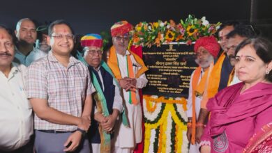 उदयपुर में 2 करोड़ 25 लाख रूपये की लागत की डेकोरेटिव पोल व स्ट्रीट लाइटिंग का यूडीएच मंत्री श्री खर्रा के कर कमलों द्वारा लोकार्पण