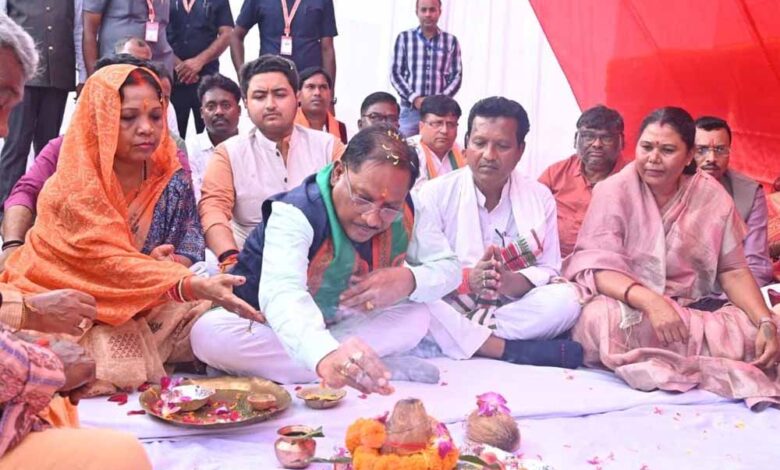 मुख्यमंत्री विष्णुदेव साय ने जशपुर जिले के फरसाबहार  में 40.89 करोड़ के 13 कार्यों का किया लोकार्पण एवं भूमिपूजन मुख्यमंत्री विष्णुदेव साय ने जशपुर जिले के फरसाबहार  में 40.89 करोड़ के 13 कार्यों का किया लोकार्पण एवं भूमिपूजन