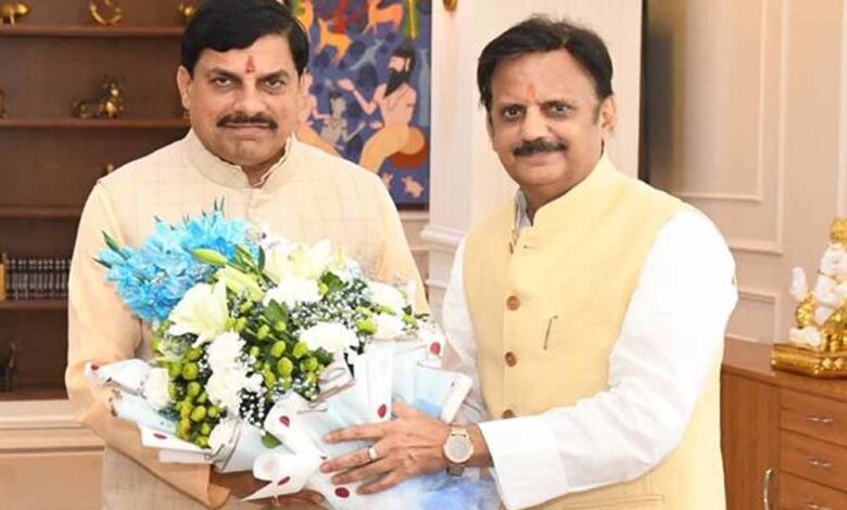 मुख्यमंत्री डॉ. यादव से भेंट कर उप मुख्यमंत्री शुक्ल ने व्यक्त किया आभार मुख्यमंत्री डॉ. यादव से भेंट कर उप मुख्यमंत्री शुक्ल ने व्यक्त किया आभार