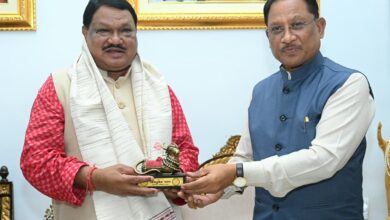 मुख्यमंत्री विष्णुदेव साय से केंद्रीय जनजातीय कार्य मंत्री जुएल ओराम ने की सौजन्य मुलाकात….