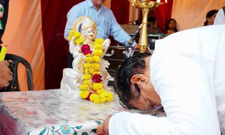 ऊर्जा मंत्री तोमर ने जिस स्कूल में की पढ़ाई वहीं के वार्षिकोत्सव में बने मुख्य अतिथि ऊर्जा मंत्री तोमर ने जिस स्कूल में की पढ़ाई वहीं के वार्षिकोत्सव में बने मुख्य अतिथि