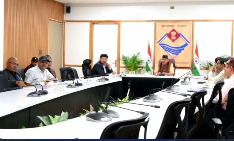 कैबिनेट मंत्री गणेश जोशी ने सचिवालय में अधिकारियों की बैठक ली कैबिनेट मंत्री गणेश जोशी ने सचिवालय में अधिकारियों की बैठक ली