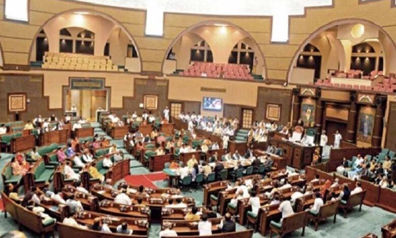 विधायकों के वेतन भत्ते बढ़ाने का फैसला अगले एक माह में, कमेटी देगी प्रस्ताव विधायकों के वेतन भत्ते बढ़ाने का फैसला अगले एक माह में, कमेटी देगी प्रस्ताव