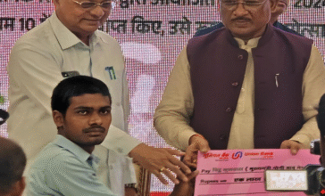 मुख्यमंत्री नोनी बाबू मेधावी शिक्षा सहायता योजना से बिट्टू का संवर रहा भविष्य: श्रमिक परिवार को आर्थिक सहायता से उच्च शिक्षा में मिली मदद…. मुख्यमंत्री नोनी बाबू मेधावी शिक्षा सहायता योजना से बिट्टू का संवर रहा भविष्य: श्रमिक परिवार को आर्थिक सहायता से उच्च शिक्षा में मिली मदद….