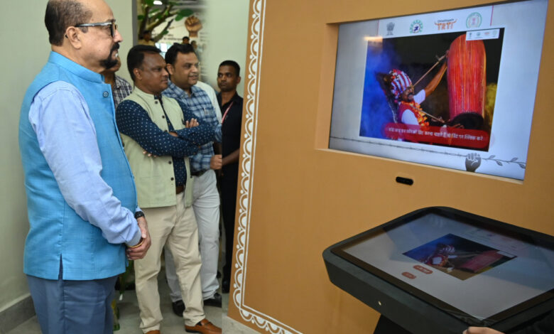 राज्यपाल रमेन डेका ने भव्य जनजातीय संग्रहालय का लिया जायजा…. राज्यपाल रमेन डेका ने भव्य जनजातीय संग्रहालय का लिया जायजा….