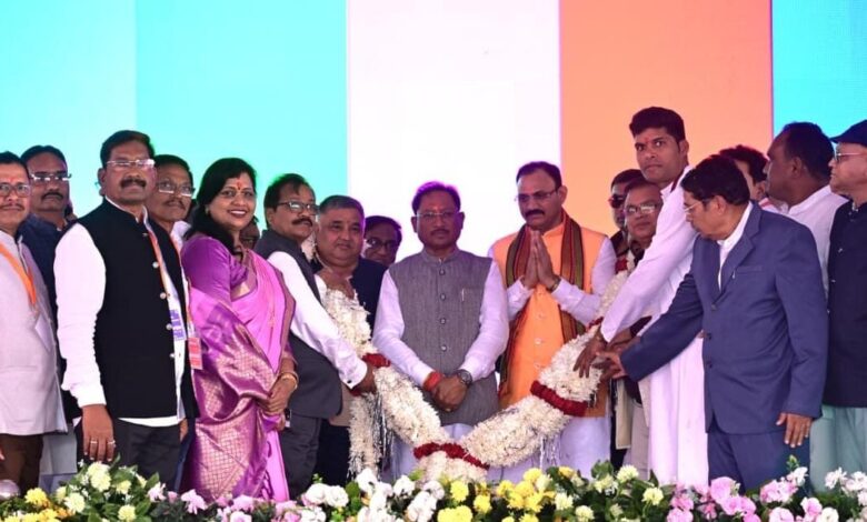 कल्चुरी कलार समाज के सम्मेलन में शामिल हुए मुख्यमंत्री,रतनपुर में 100 बिस्तर अस्पताल एवं 1 करोड़ रुपए की लागत से सामुदायिक भवन निर्माण की घोषणा..