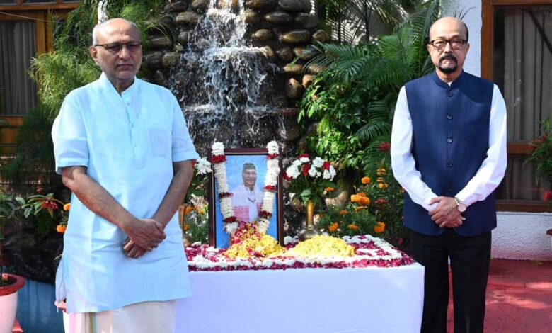 उप राष्ट्रपति, राज्यपाल एवं मुख्यमंत्री ने भारत रत्न डॉ. भूपेन हजारिका की पुण्यतिथि पर उन्हें किया नमन