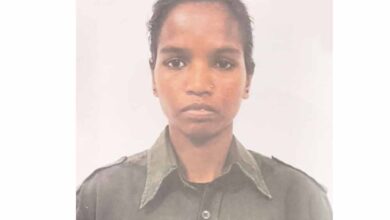 14 साल बाद बंदूक से विश्वास की राह पर: 17 लाख की इनामी नक्सली कमला सोरी ने किया आत्मसमर्पण