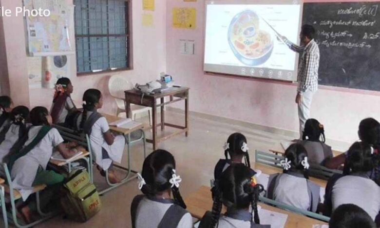 परीक्षा परिणाम सुधारने की तैयारी: 22 अफसरों को सौंपी गई स्कूल मॉनिटरिंग की जिम्मेदारी परीक्षा परिणाम सुधारने की तैयारी: 22 अफसरों को सौंपी गई स्कूल मॉनिटरिंग की जिम्मेदारी