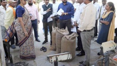 कांकेर जिले के धान खरीदी केंद्रों की व्यवस्था का लिया जायज़ा : सचिव रीना बाबा साहेब कंगाले ने