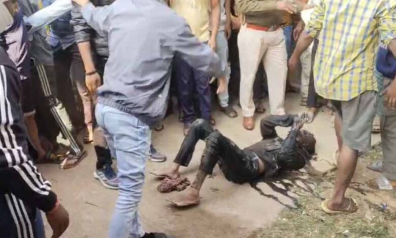 नाले में मिली युवक की लाश: हत्या की आशंका, पुलिस जांच में जुटी