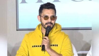 मोबाइल से दूरी, सफलता से दोस्ती: आदित्य नारायण का संदेश