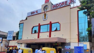 इंदौर स्टेशन पर भरोसेमंद सवारी, QR कोड से मिलेगा ऑटो-रिक्शा ड्राइवर का डेटा