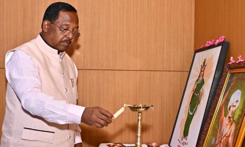 रायपुर : जनजातीय गौरव के लिए हम सबक को मिलकर काम करना होगा: मंत्री रामविचार नेताम रायपुर : जनजातीय गौरव के लिए हम सबक को मिलकर काम करना होगा: मंत्री रामविचार नेताम