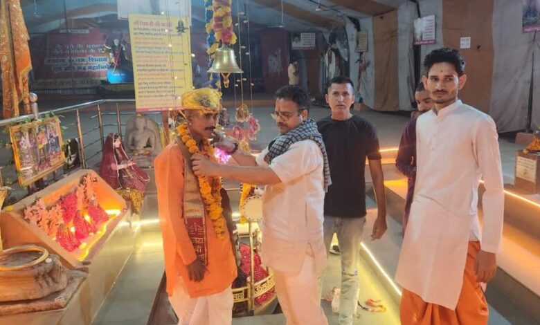 खंडवा में मुस्लिम युवक ने दिखाया सनातन प्रेम, महादेवगढ़ मंदिर की चौकीदारी संभालेंगे