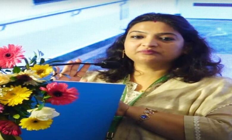 भोपाल में डिप्टी कलेक्टर अलका सिंह के बंगले में चोरी, जेवरात और घड़ियां चोरी भोपाल में डिप्टी कलेक्टर अलका सिंह के बंगले में चोरी, जेवरात और घड़ियां चोरी