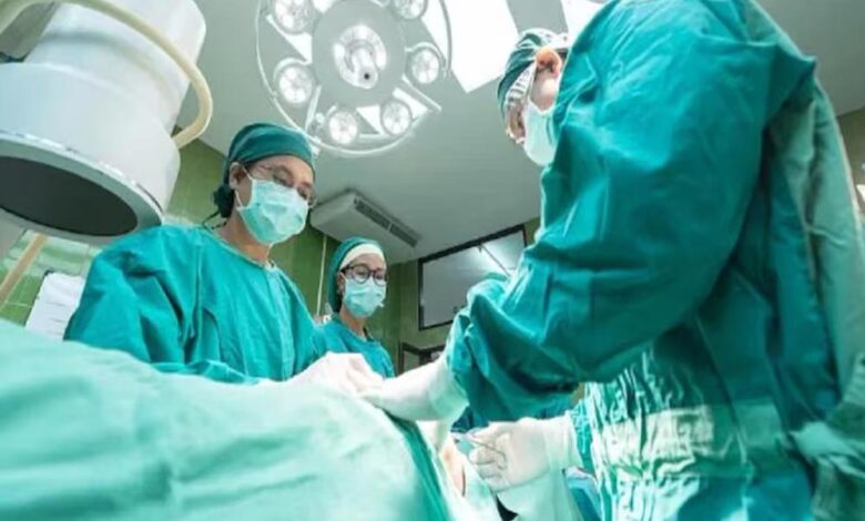 एम्स में जल्द शुरू होगा लंग्स ट्रांसप्लांट, डॉक्टरों की ट्रेनिंग पूरी, सोटो की मंजूरी का इंतजार एम्स में जल्द शुरू होगा लंग्स ट्रांसप्लांट, डॉक्टरों की ट्रेनिंग पूरी, सोटो की मंजूरी का इंतजार