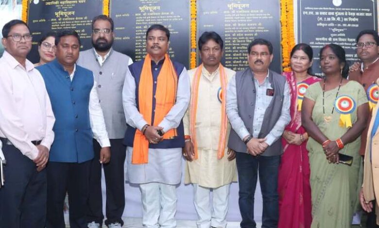 बस्तर के सोनारपाल में विकास की नई इबारत: वन मंत्री कश्यप ने रखी उद्यानिकी महाविद्यालय सहित 17.54 करोड़ रुपए के कार्यों की आधारशिला…. बस्तर के सोनारपाल में विकास की नई इबारत: वन मंत्री कश्यप ने रखी उद्यानिकी महाविद्यालय सहित 17.54 करोड़ रुपए के कार्यों की आधारशिला….