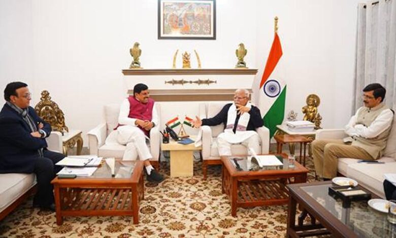 मुख्यमंत्री डॉ. यादव ने केंद्रीय मंत्री डा. खट्टर से की सौजन्य भेंट