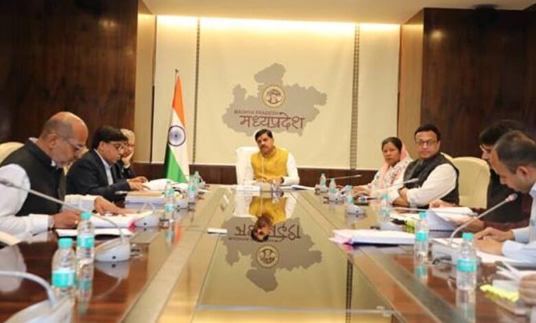 निर्माणाधीन कामों को जल्द से जल्द पूरा करें : मुख्यमंत्री डॉ. यादव