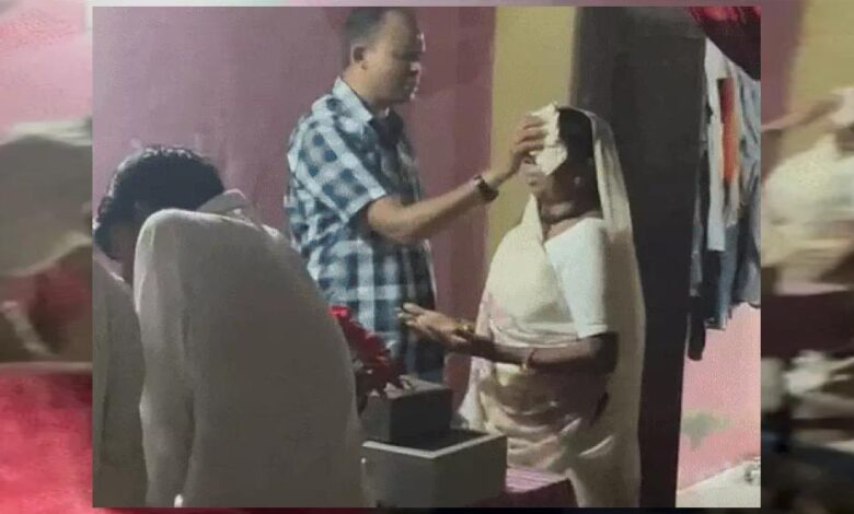 रतलाम में धर्मांतरण मामले में SIT जांच, केरल से पास्टर को हर महीने मिलती थी 60 हजार सैलरी; रिमांड में उगले राज रतलाम में धर्मांतरण मामले में SIT जांच, केरल से पास्टर को हर महीने मिलती थी 60 हजार सैलरी; रिमांड में उगले राज