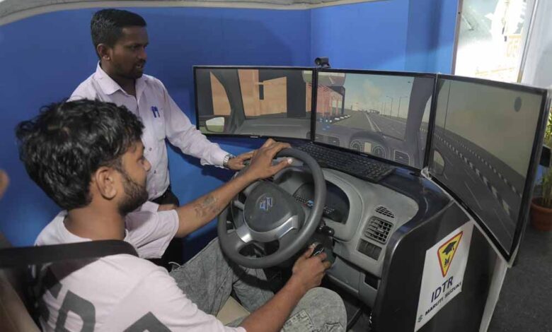 परिवहन विभाग दे रहा सुरक्षित वाहन संचालन और आधुनिक परिवहन सेवाओं की उपयोगी जानकारी