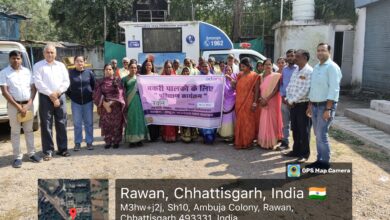 मोबाइल वेटनरी यूनिट से गांव -गांव में पशुओं का उपचार।