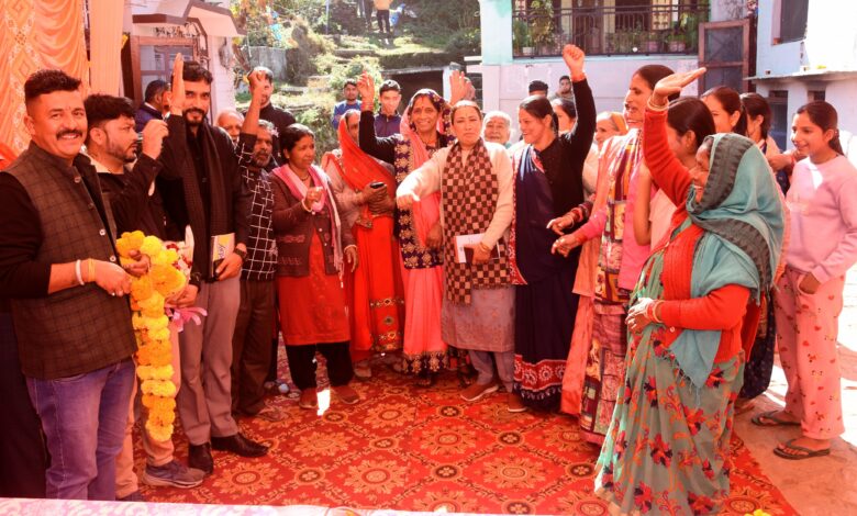 उत्तराखंड: कैबिनेट मंत्री रेखा आर्या ने जन मिलन कार्यक्रम में सुनी समस्याएं