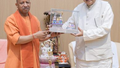 उत्तराखंड: कैबिनेट मंत्री सतपाल महाराज ने की यूपी के मुख्यमंत्री योगी आदित्यनाथ से भेंट