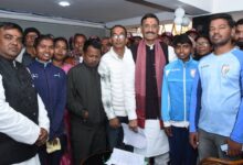 रक्षा राज्यमंत्री संजय सेठ ने अंतर्राष्ट्रीय फुटबॉल खिलाड़ी दिव्यानी लिंडा को हरसंभव मदद का दिया आश्वासन