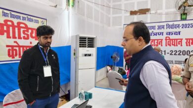 गया के डीएम ने जिला नियंत्रण कक्ष का किया निरिक्षण गया के डीएम ने जिला नियंत्रण कक्ष का किया निरिक्षण