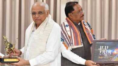 मुख्यमंत्री साय ने गुजरात के मुख्यमंत्री पटेल से की सौजन्य भेंट, विकास के अनुभवों पर हुई चर्चा मुख्यमंत्री साय ने गुजरात के मुख्यमंत्री पटेल से की सौजन्य भेंट, विकास के अनुभवों पर हुई चर्चा