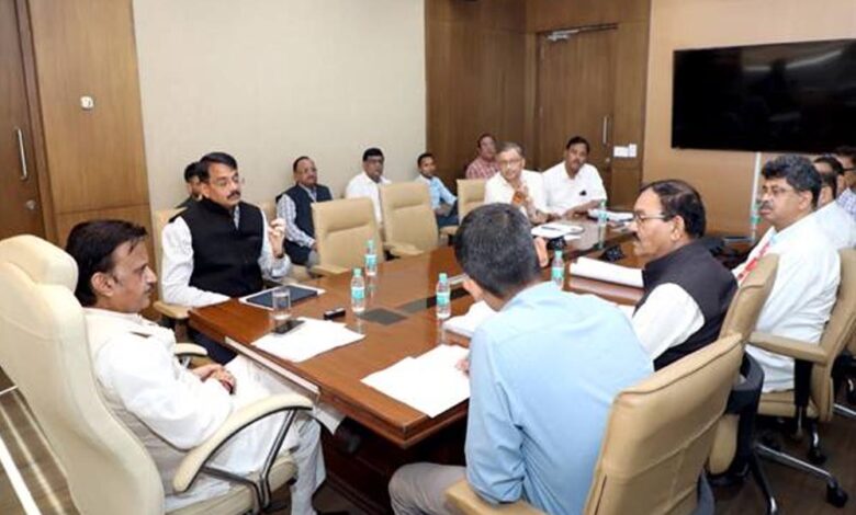 उप मुख्यमंत्री शुक्ल ने जे.पी. अस्पताल के अधोसंरचना विकास कार्यों की समीक्षा की उप मुख्यमंत्री शुक्ल ने जे.पी. अस्पताल के अधोसंरचना विकास कार्यों की समीक्षा की