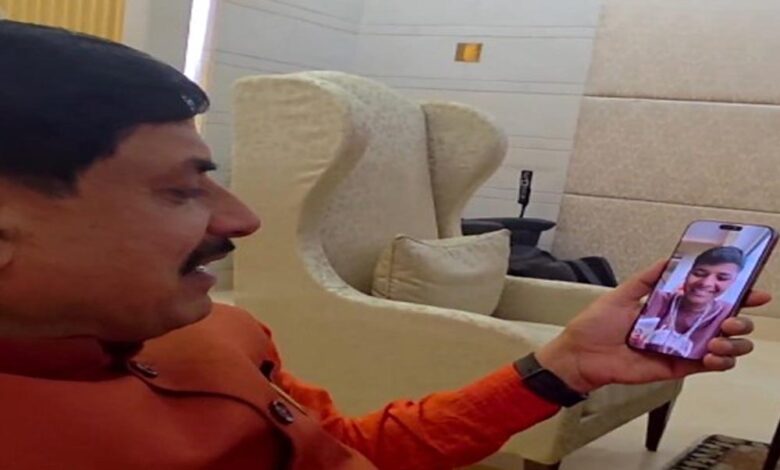 मुख्यमंत्री डॉ. यादव ने महिला क्रिकेट खिलाड़ी क्रांति गौड़ को वीडियो कॉल कर दीं शुभकामनाएं