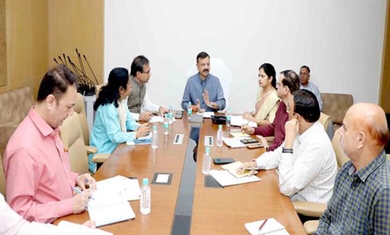 आम जनता तक पहुंचे विभाग की उपलब्धियां और नवाचार की जानकारी : मंत्री सिंह आम जनता तक पहुंचे विभाग की उपलब्धियां और नवाचार की जानकारी : मंत्री सिंह