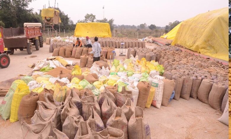 अम्बिकापुर : धान उपार्जन की तैयारी को लेकर प्रशिक्षण संपन्न – कलेक्टर ने दिए आवश्यक दिशा-निर्देश