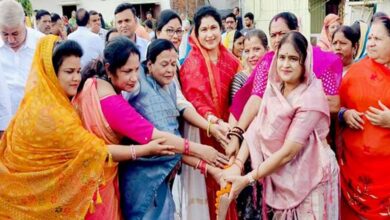 राज्यमंत्री श्रीमती गौर ने करोड़ों के विकास कार्यों का किया भूमि-पूजन राज्यमंत्री श्रीमती गौर ने करोड़ों के विकास कार्यों का किया भूमि-पूजन