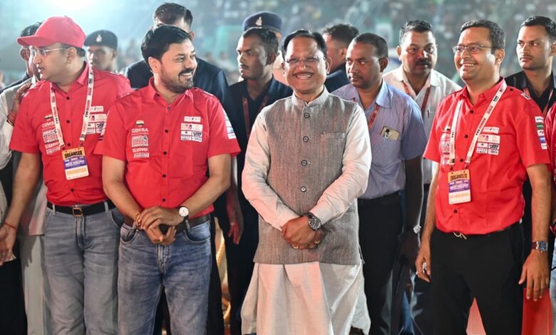 राष्ट्रीय सुपरक्रॉस बाइक रेसिंग चैंपियनशिप-2025 का रोमांच रायपुर में मुख्यमंत्री विष्णु देव साय ने बढ़ाया युवाओं का हौसला
