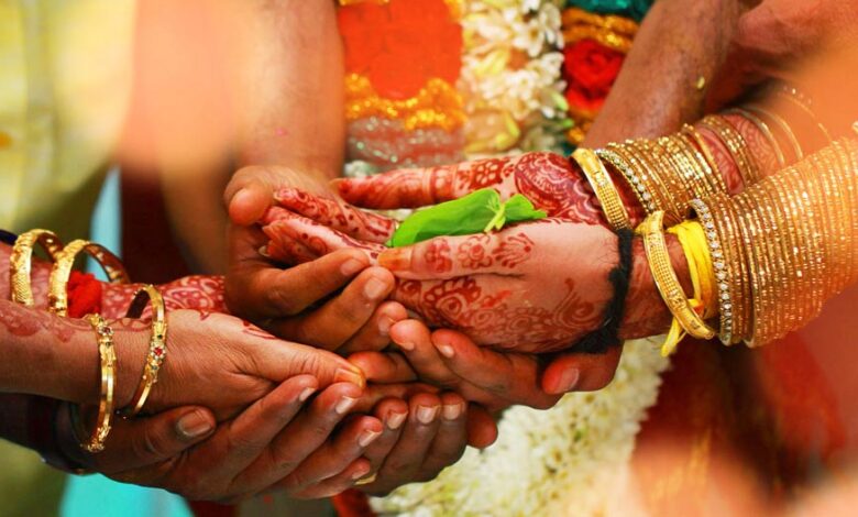 गायत्री परिवार का नया संदेश : सादगी भरी शादी, 15 मेहमान और बिना दहेज के उत्सव गायत्री परिवार का नया संदेश : सादगी भरी शादी, 15 मेहमान और बिना दहेज के उत्सव