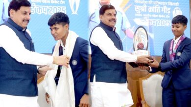 विश्व चैंपियन क्रांति गौड़ का भोपाल में सम्मान, CM ने पिता की पुलिस सेवा में बहाली की घोषणा की