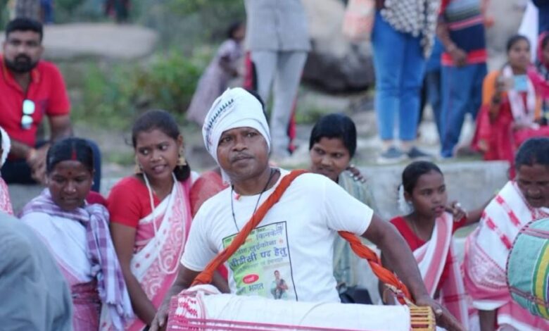 जशपुर जम्बुरी में पर्यटकों ने लिया ग्रामीण संस्कृति, रोमांच और आतिथ्य का अनूठा अनुभव जशपुर जम्बुरी में पर्यटकों ने लिया ग्रामीण संस्कृति, रोमांच और आतिथ्य का अनूठा अनुभव