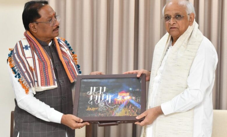 मुख्यमंत्री विष्णु देव साय ने गांधीनगर में गुजरात के मुख्यमंत्री  भूपेंद्र पटेल से की सौजन्य भेंट