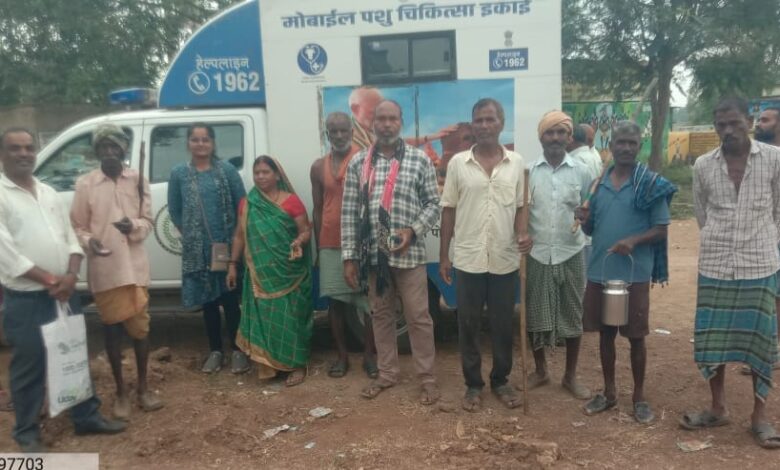 मोबाइल वेटनरी यूनिट से गांव -गांव में पशुओं का उपचार। मोबाइल वेटनरी यूनिट से गांव -गांव में पशुओं का उपचार।