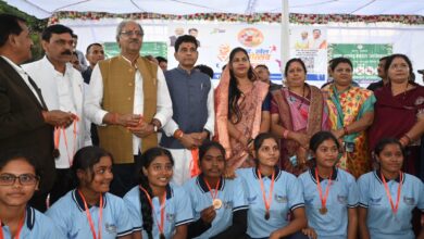 विकासखंड स्तरीय सांसद खेल महोत्सव का समापन समारोह संपन्न।  कैबिनेट मंत्री टंकराम वर्मा एवं सांसद बृजमोहन अग्रवाल हुए शामिल।