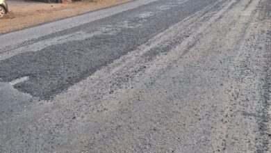 बलौदाबाजार से सारंगढ़ तक बन रही रोड मरम्मत कार्य में बरती जा रही है घोर अनियमितता।