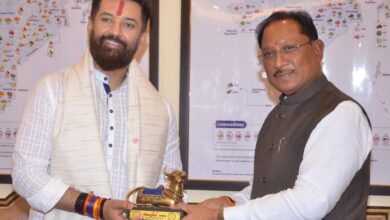 केंद्रीय मंत्री चिराग पासवान से मुख्यमंत्री विष्णुदेव साय ने कि सौजन्य मुलाक़ात