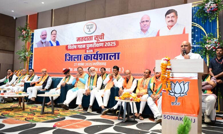 महात्मा गांधी कांग्रेस को समाप्त करना चाहते थे, नेहरू परिवार ने सत्ता के लिए इसका उपयोग किया महात्मा गांधी कांग्रेस को समाप्त करना चाहते थे, नेहरू परिवार ने सत्ता के लिए इसका उपयोग किया