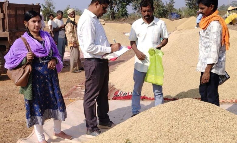 सख्त मॉनिटरिंग का असर—धमतरी में धान खरीदी तेज रफ्तार पर सख्त मॉनिटरिंग का असर—धमतरी में धान खरीदी तेज रफ्तार पर